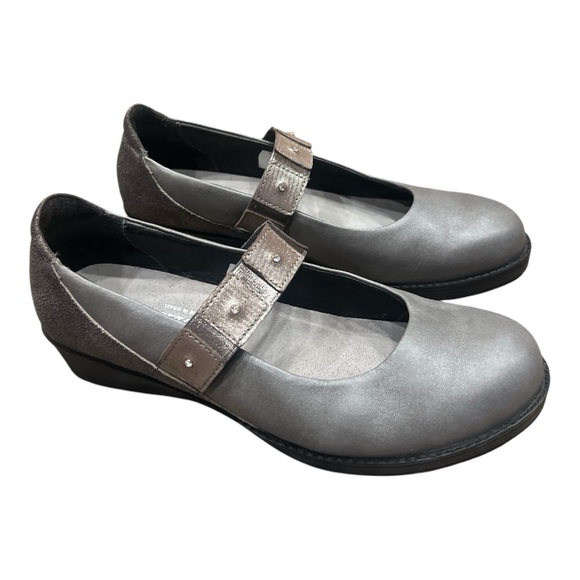 Naot Honesty metallic Suede/Leather Mary Jane rhinestone Grey/Silver Shoes 7/7.5